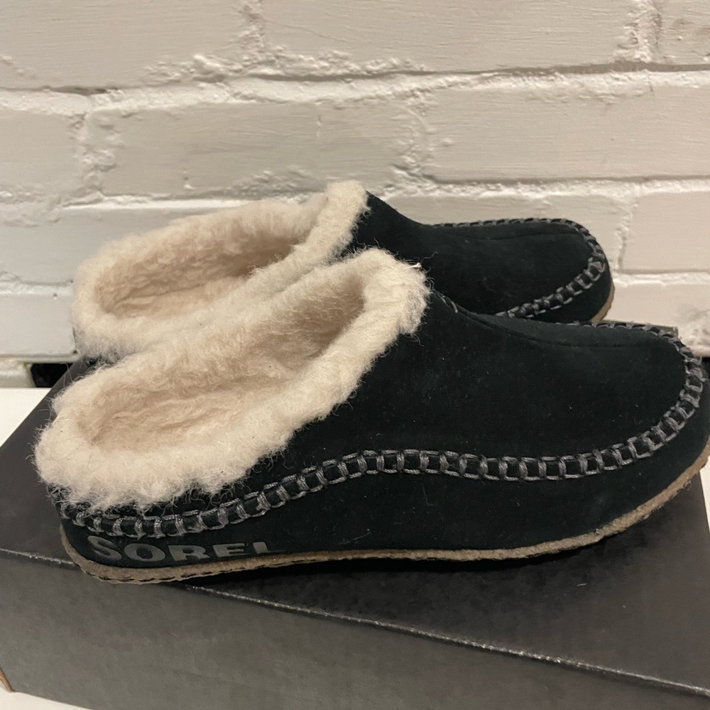 Sorel Stone and Black Men's Slippers
